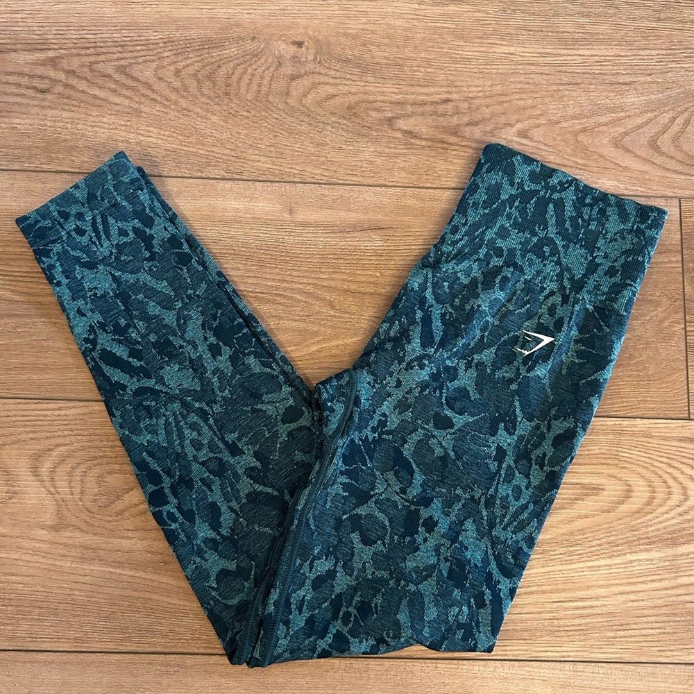 Gymshark Teal Leggings Jacquard Pattern size XS?